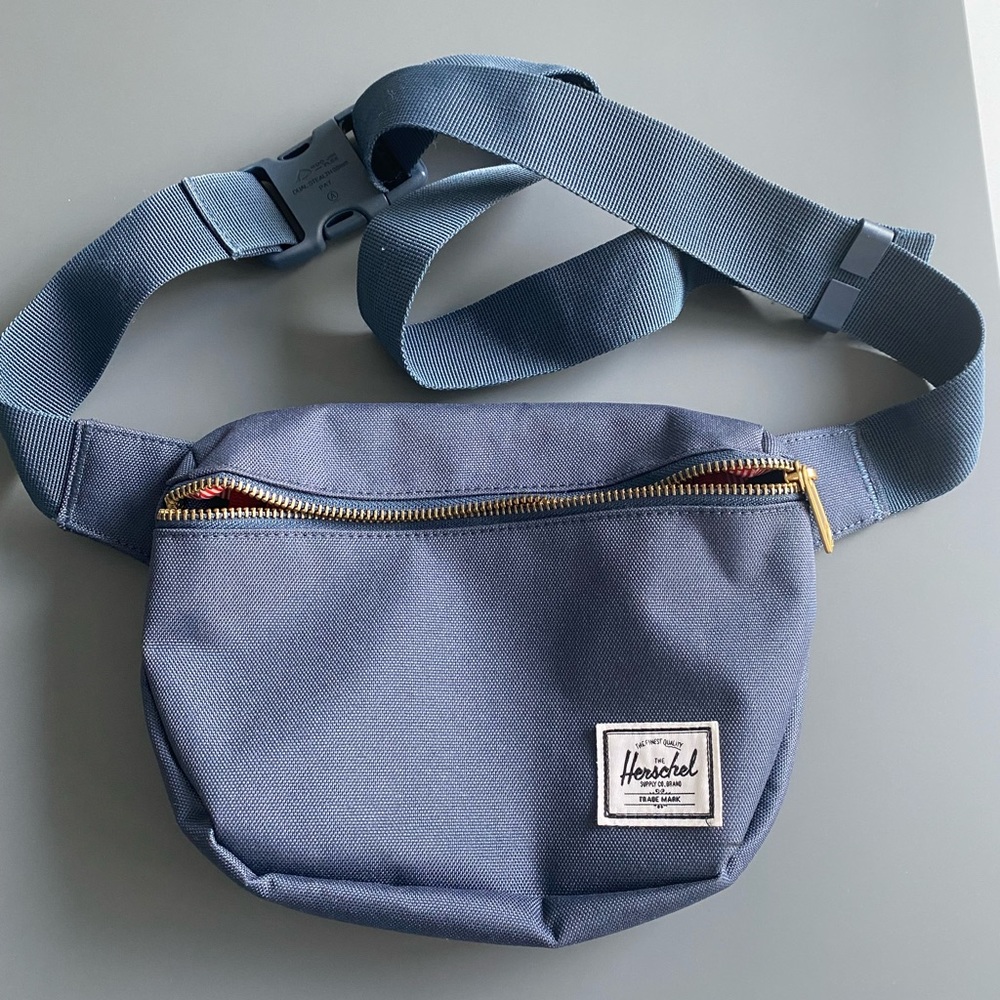 Herschel supply company navy fanny pack